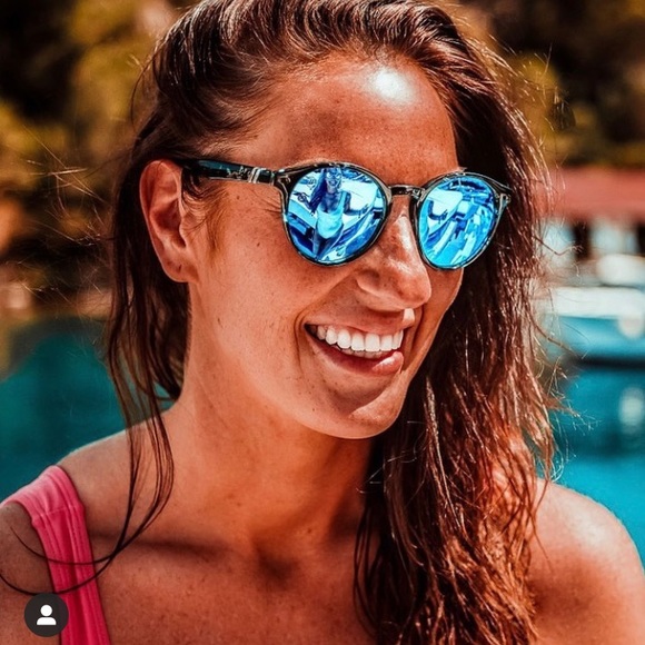 Meet your Posher, Missy - Picture 1 of 1